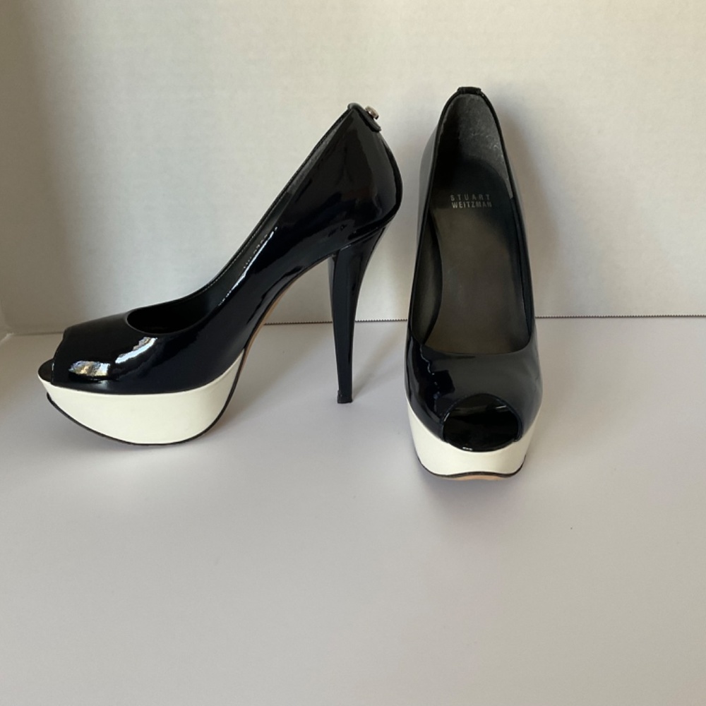 Stuart Weitzman - Picture 2 of 5